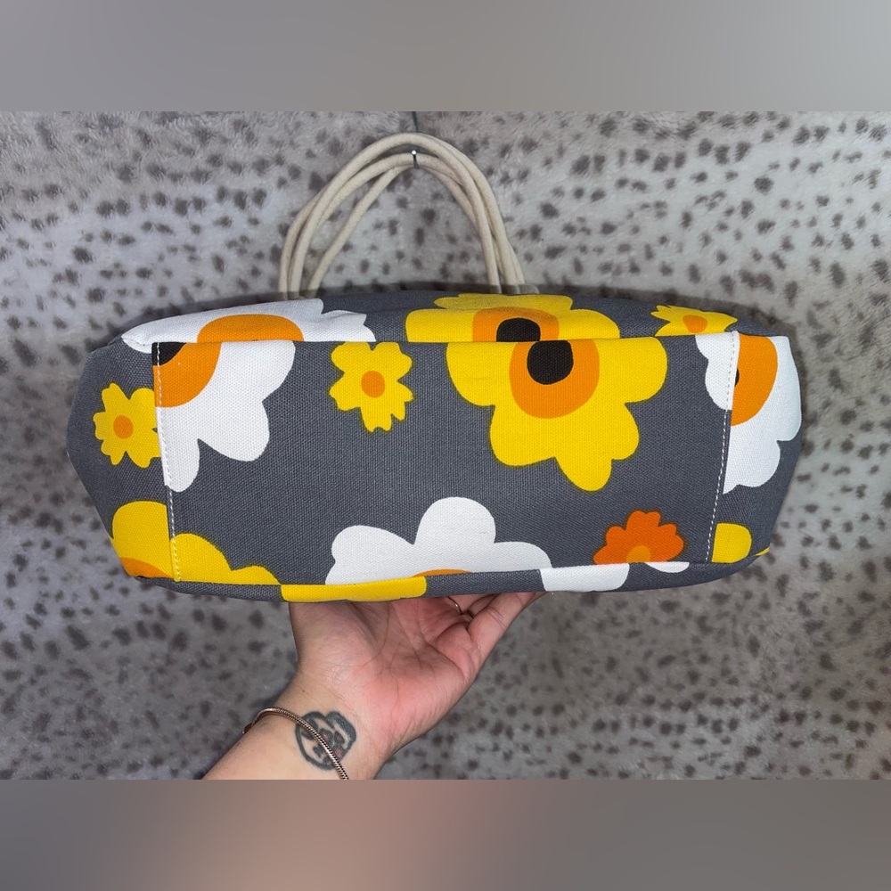 FARMHOUSE IS MY STYLE ‘SUMMER BLOOMS’ BAG - Picture 4 of 9